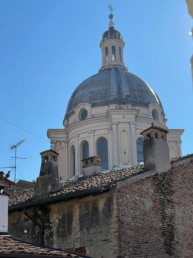 Via Verdi37 2P Mantoue 0*,  Italie